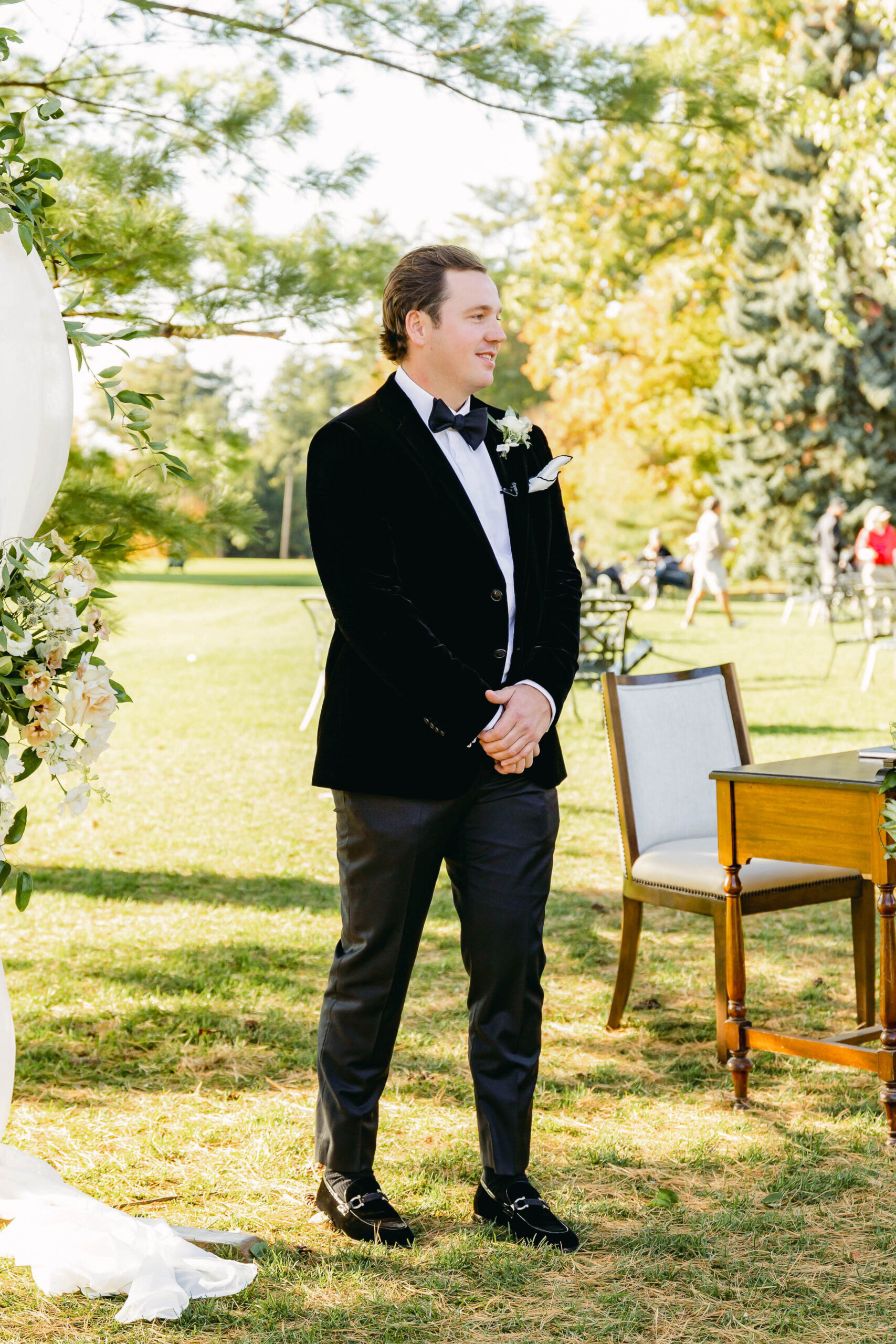 515-5ive15ifteen-An-intimate-micro-wedding-at-the-Toronto-Golf-Club-proves-love-is-timeless-1-13.jpg